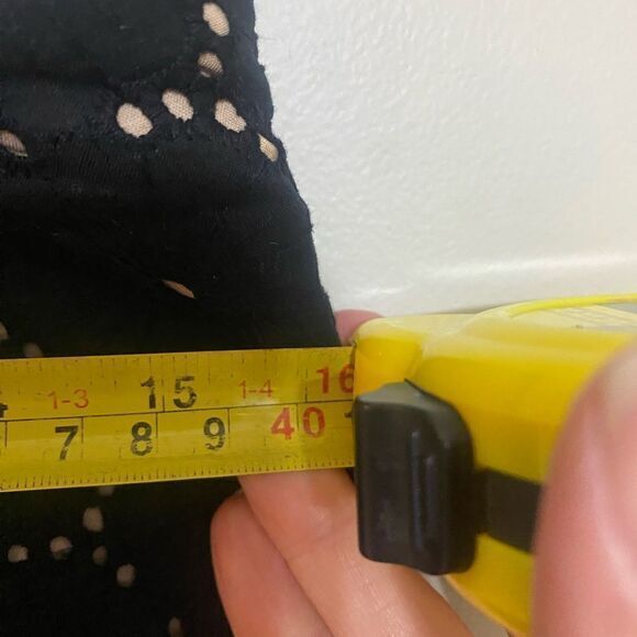 Talbots Women’s Black Eyelet‎ Skirt size 8  knee length cotton ( has small rip) - Picture 5 of 6